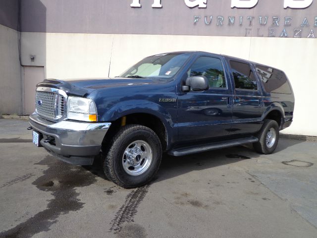 Ford Excursion 2002 photo 1