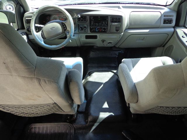 Ford Excursion 2002 photo 2