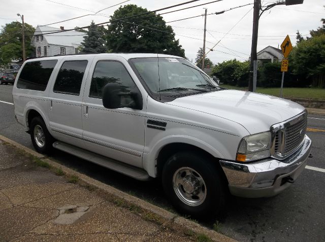 Ford Excursion 2002 photo 3