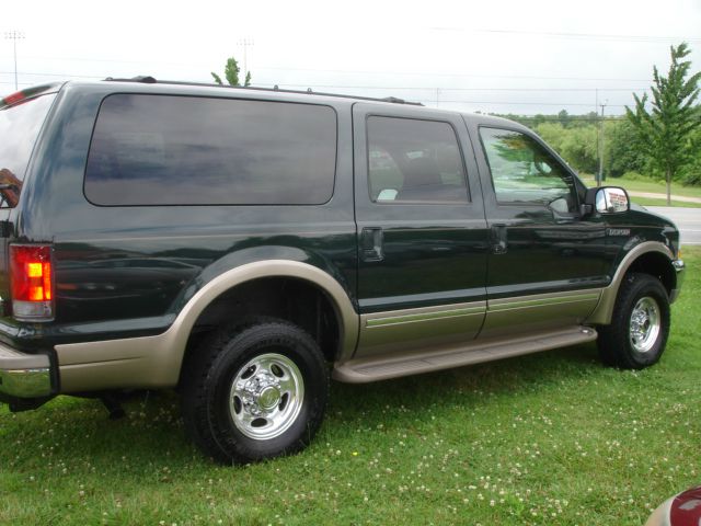 Ford Excursion 2002 photo 11