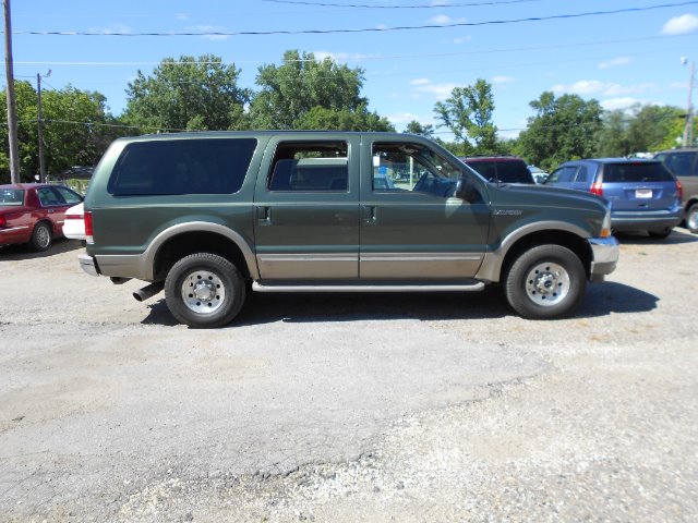 Ford Excursion 2002 photo 0