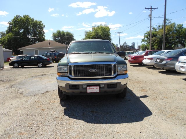 Ford Excursion 2002 photo 1