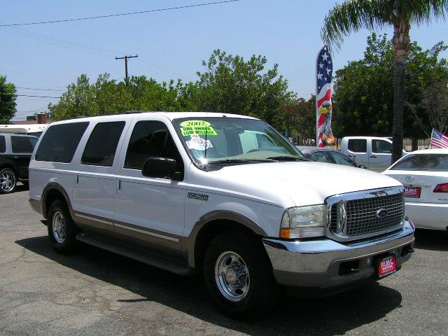 Ford Excursion 2002 photo 1