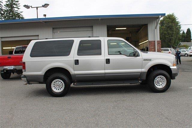 Ford Excursion 2003 photo 1