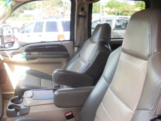 Ford Excursion 2003 photo 9