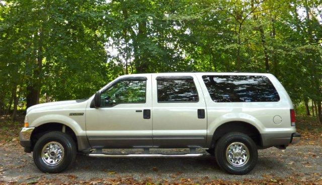 Ford Excursion 2003 photo 1