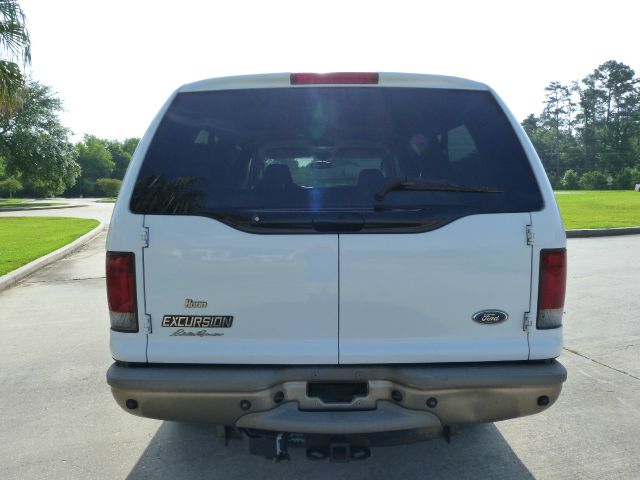 Ford Excursion 2003 photo 1