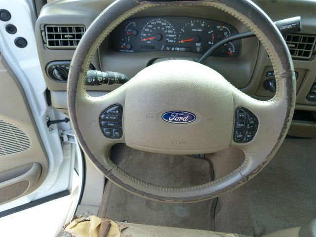 Ford Excursion 2003 photo 11