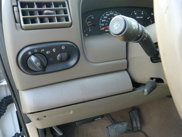 Ford Excursion 2003 photo 2