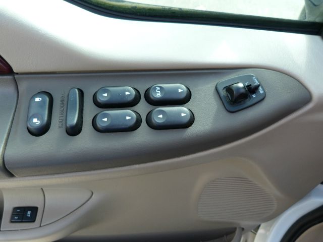 Ford Excursion 2003 photo 23