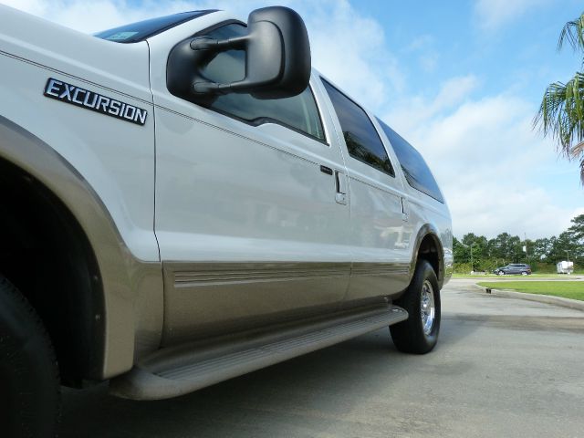 Ford Excursion 2003 photo 31