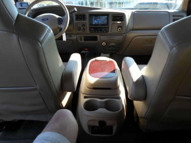 Ford Excursion 2003 photo 3