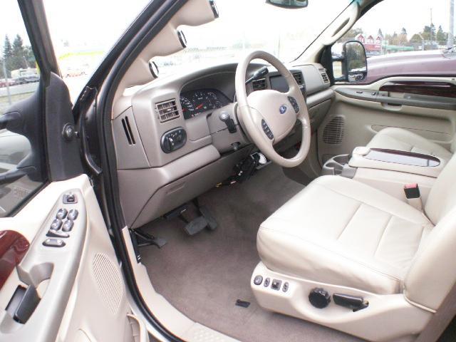 Ford Excursion 2003 photo 2