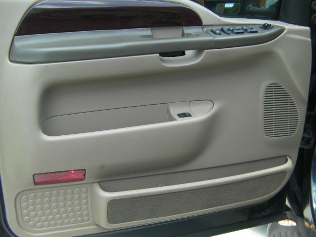 Ford Excursion 2003 photo 11