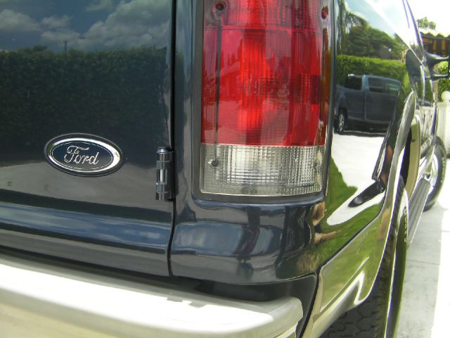 Ford Excursion 2003 photo 13