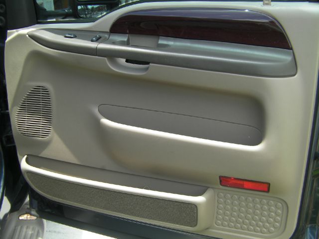 Ford Excursion 2003 photo 15