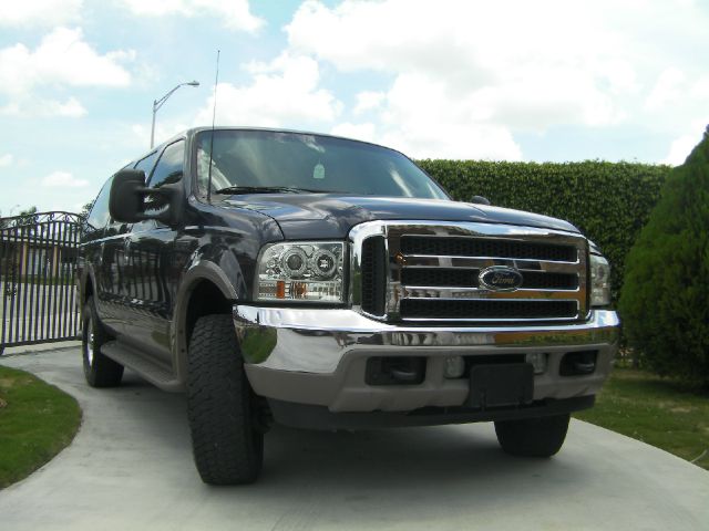 Ford Excursion 2003 photo 18