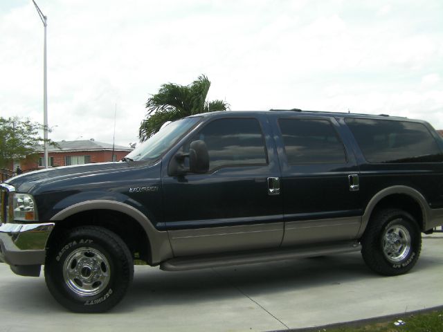 Ford Excursion 2003 photo 20