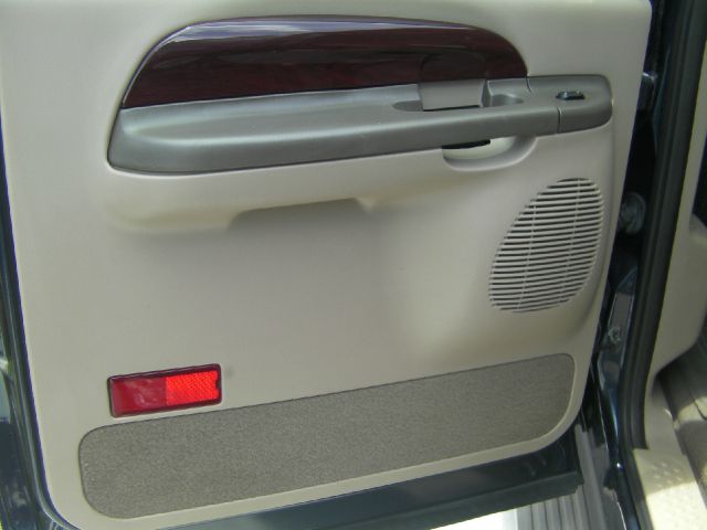 Ford Excursion 2003 photo 4