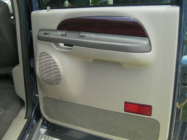 Ford Excursion 2003 photo 6