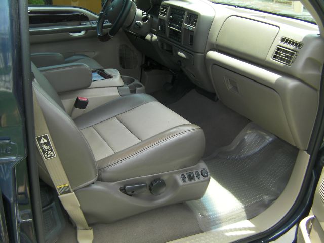 Ford Excursion 2003 photo 8