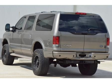 Ford Excursion 2003 photo 1