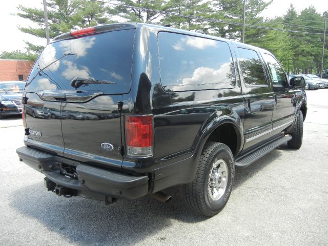 Ford Excursion 2003 photo 1