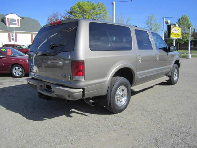 Ford Excursion 2004 photo 1