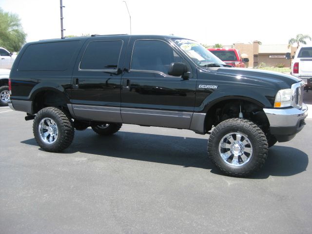 Ford Excursion 2004 photo 1