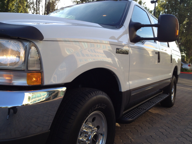 Ford Excursion 2004 photo 3