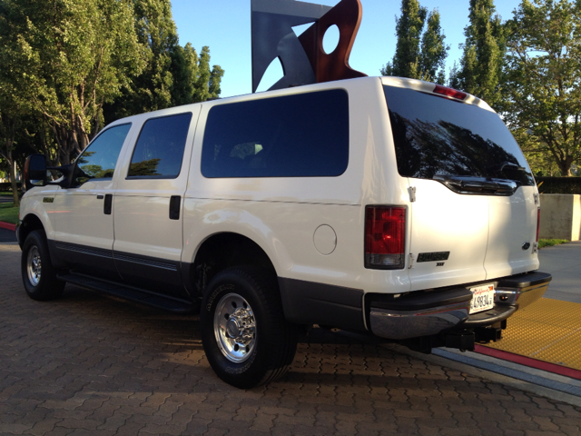 Ford Excursion 2004 photo 36