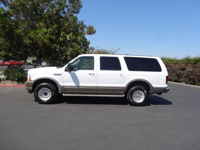 Ford Excursion 2004 photo 1