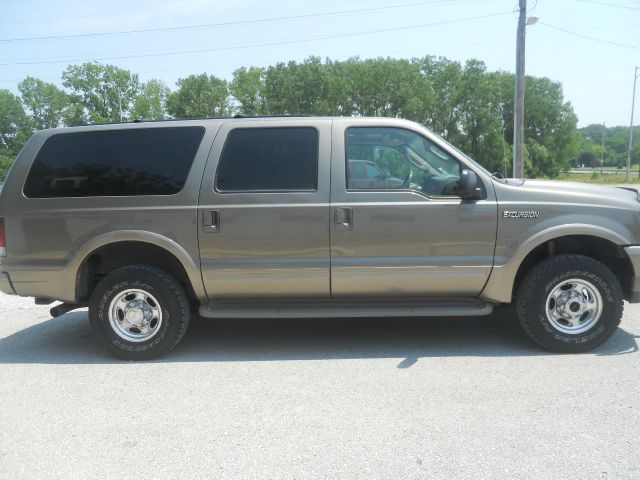 Ford Excursion 2004 photo 1