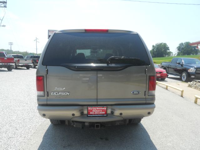 Ford Excursion 2004 photo 2