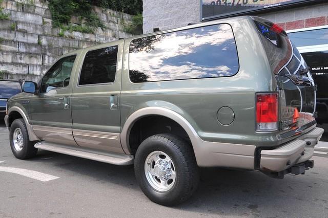 Ford Excursion 2004 photo 2