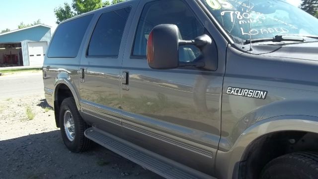 Ford Excursion 2004 photo 1