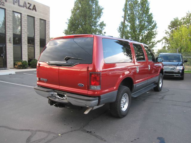 Ford Excursion 2004 photo 1