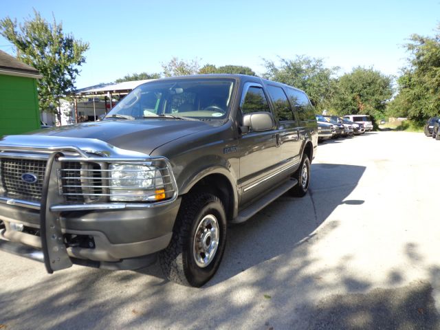 Ford Excursion 2004 photo 2