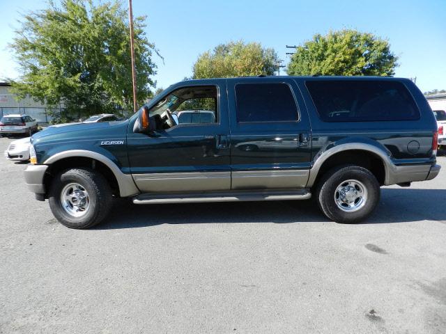 Ford Excursion 2004 photo 1