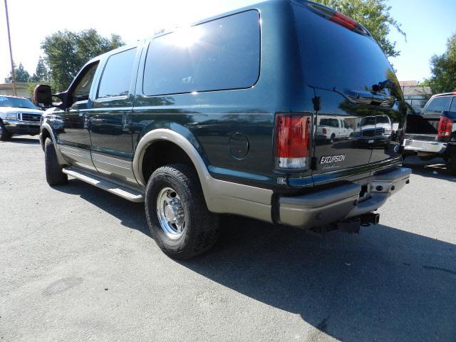 Ford Excursion 2004 photo 2