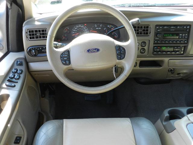 Ford Excursion 2004 photo 5