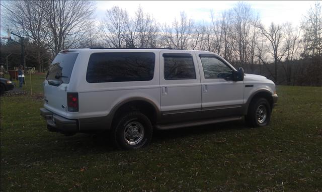 Ford Excursion 2004 photo 2