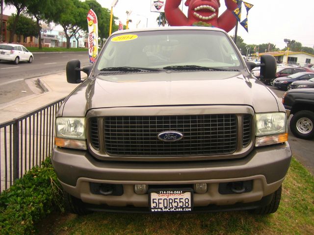 Ford Excursion 2004 photo 1