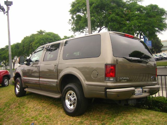 Ford Excursion 2004 photo 2