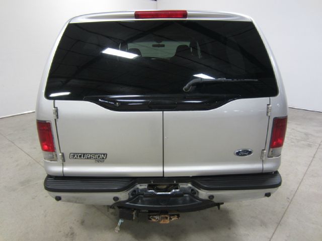 Ford Excursion 2004 photo 1