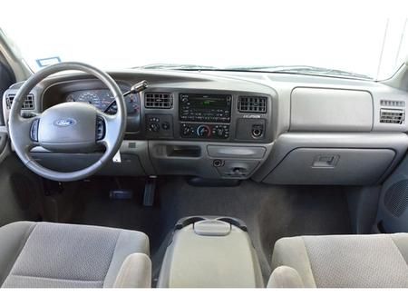 Ford Excursion 2004 photo 3