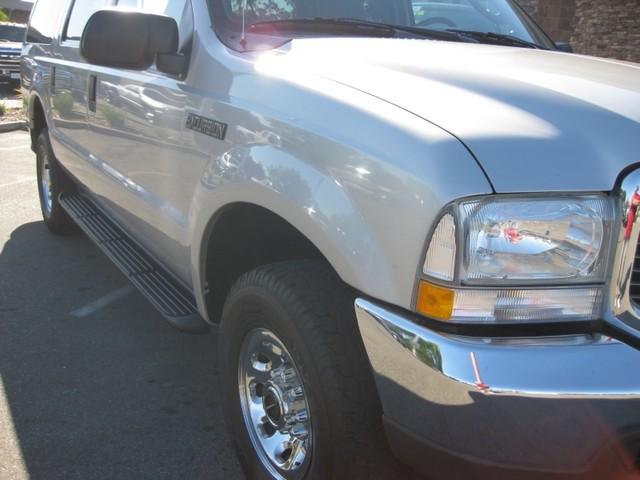 Ford Excursion 2004 photo 2