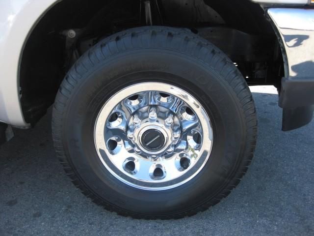 Ford Excursion 2004 photo 3