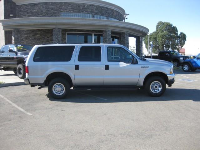 Ford Excursion 2004 photo 4