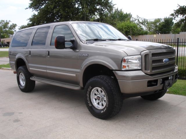 Ford Excursion 2005 photo 2